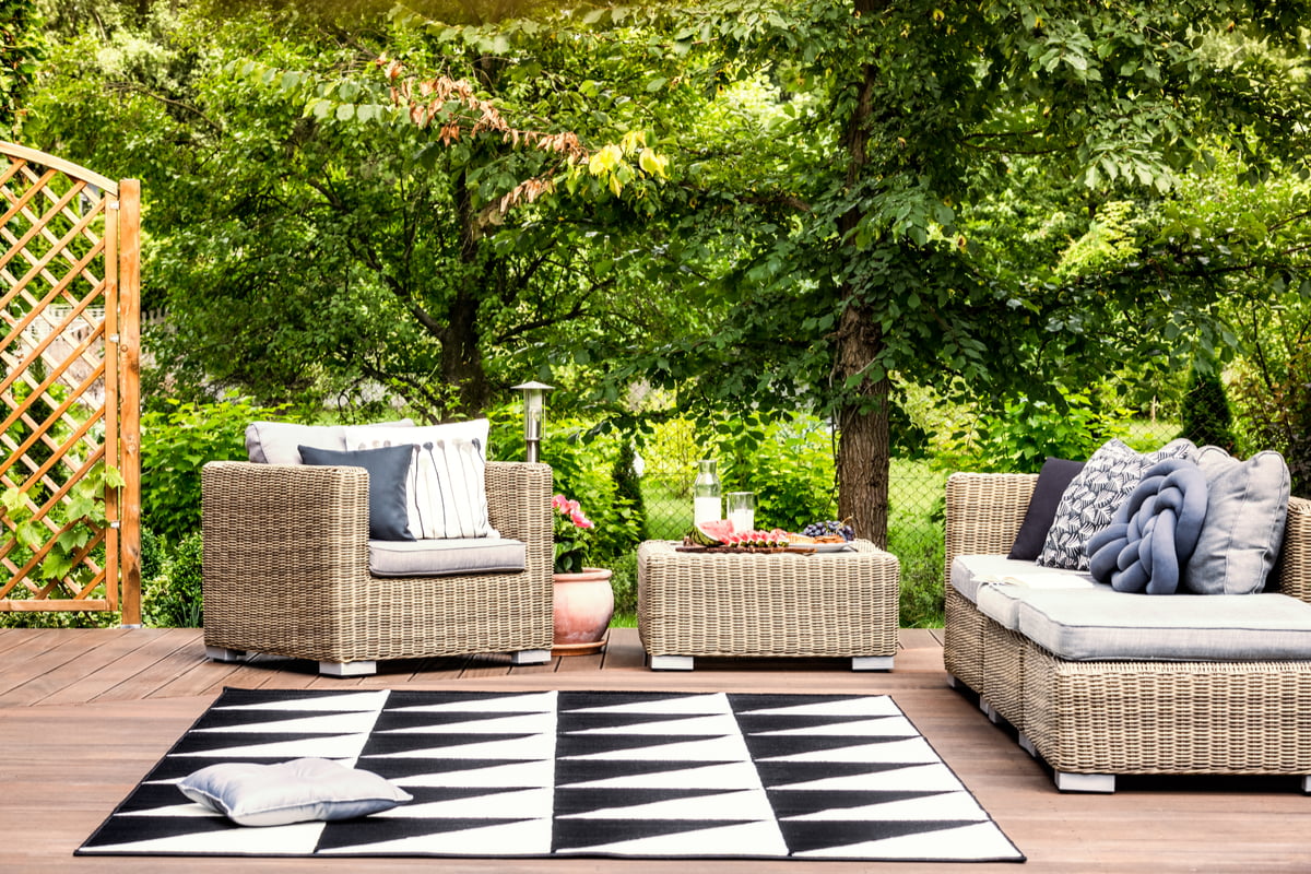 6 Amazing Ways to Keep Your Outdoor Living Space Eco-Friendly ...