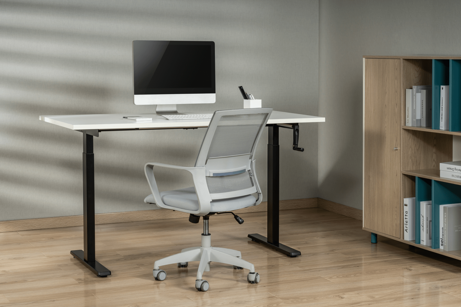 What Is a HeightAdjustable Desk? EmptyLightHome